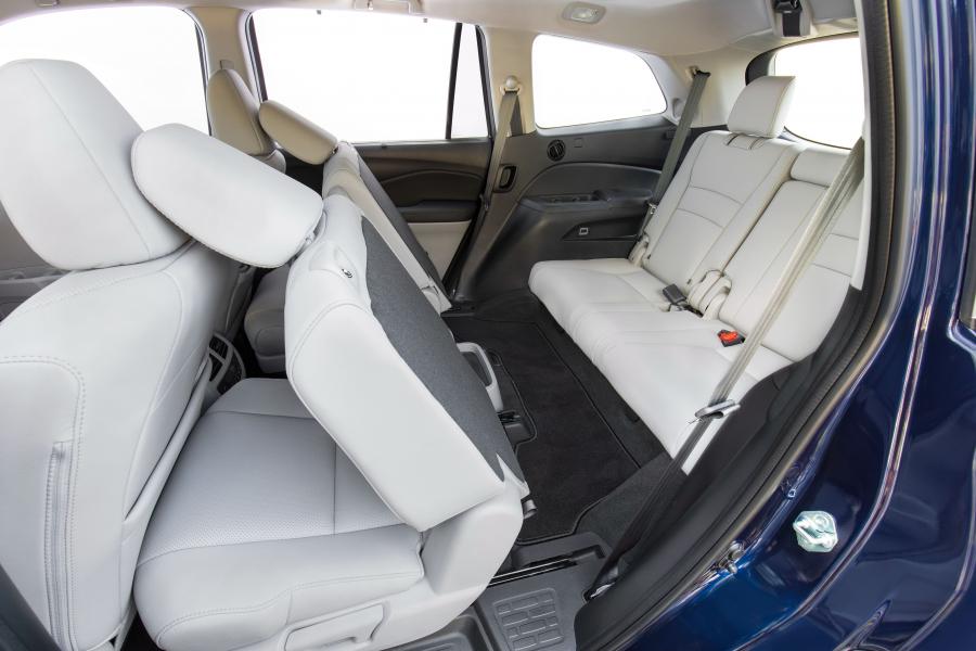 Интерьер Honda Pilot Elite 2018 года  (NA) (фото 23 из 40)